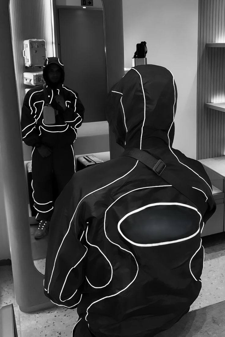 Men's reflective nylon tracksuit with white piping and sporty windbreaker design